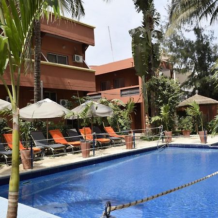 Hôtel Fana à Dakar Extérieur photo