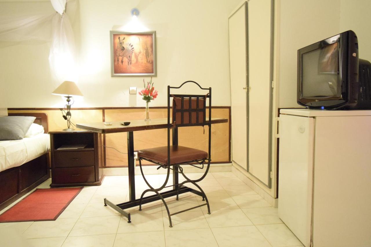 Hôtel Fana à Dakar Extérieur photo