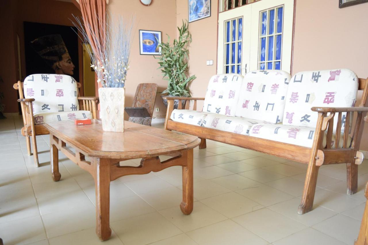 Hôtel Fana à Dakar Extérieur photo