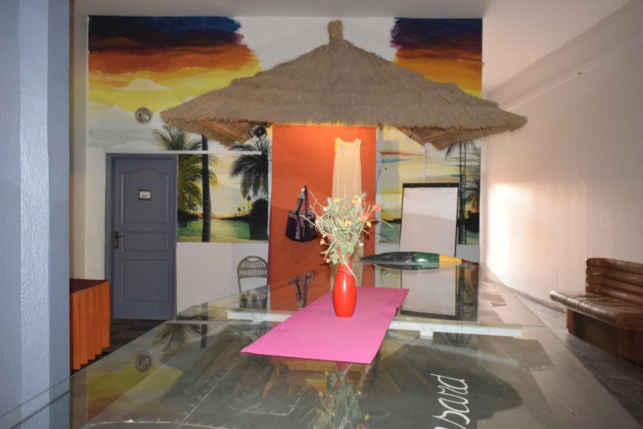 Hôtel Fana à Dakar Extérieur photo