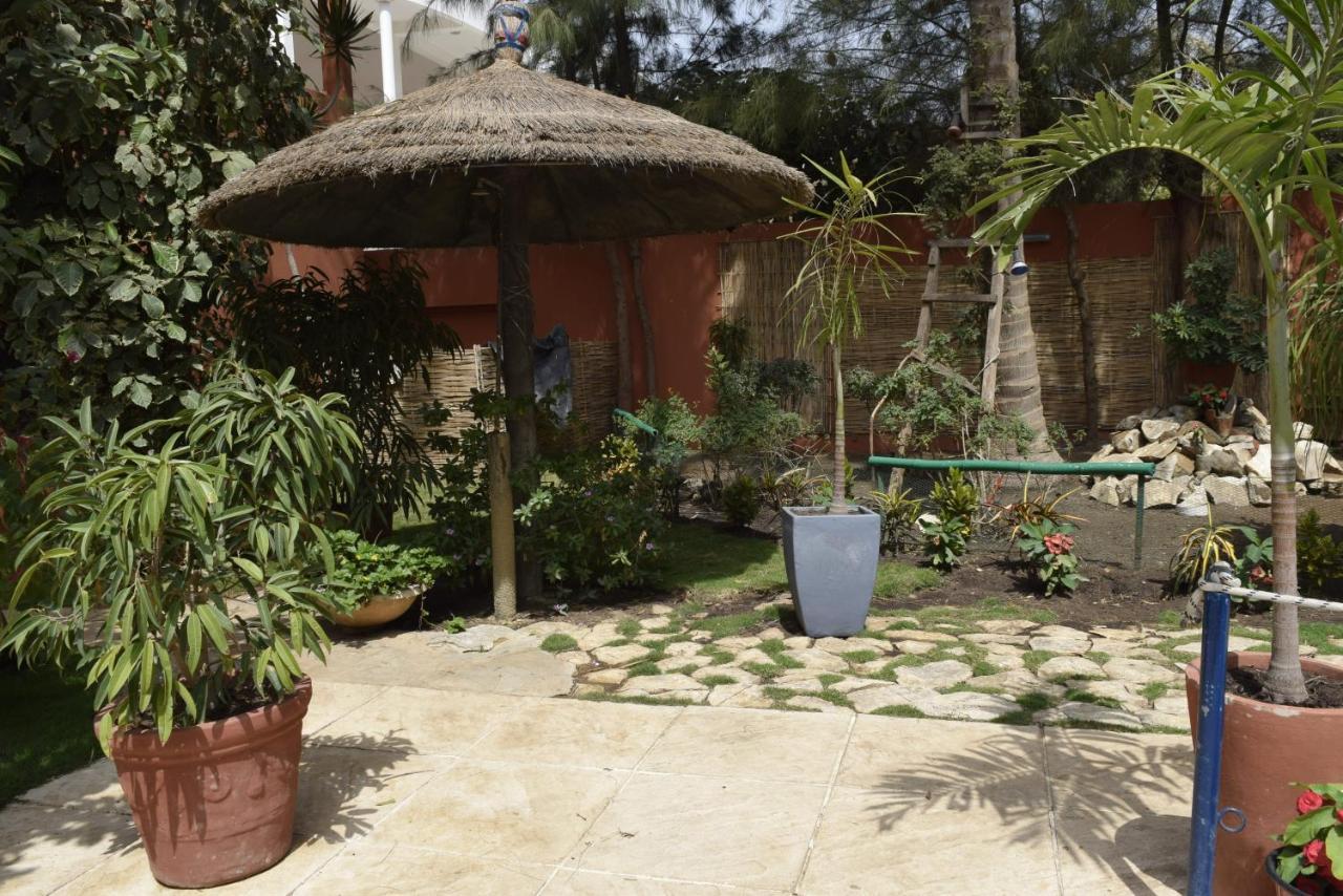Hôtel Fana à Dakar Extérieur photo
