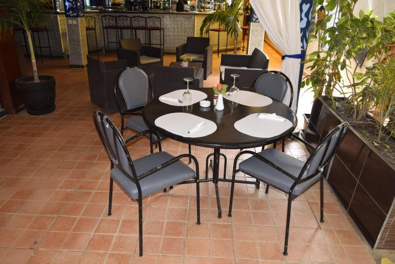 Hôtel Fana à Dakar Extérieur photo
