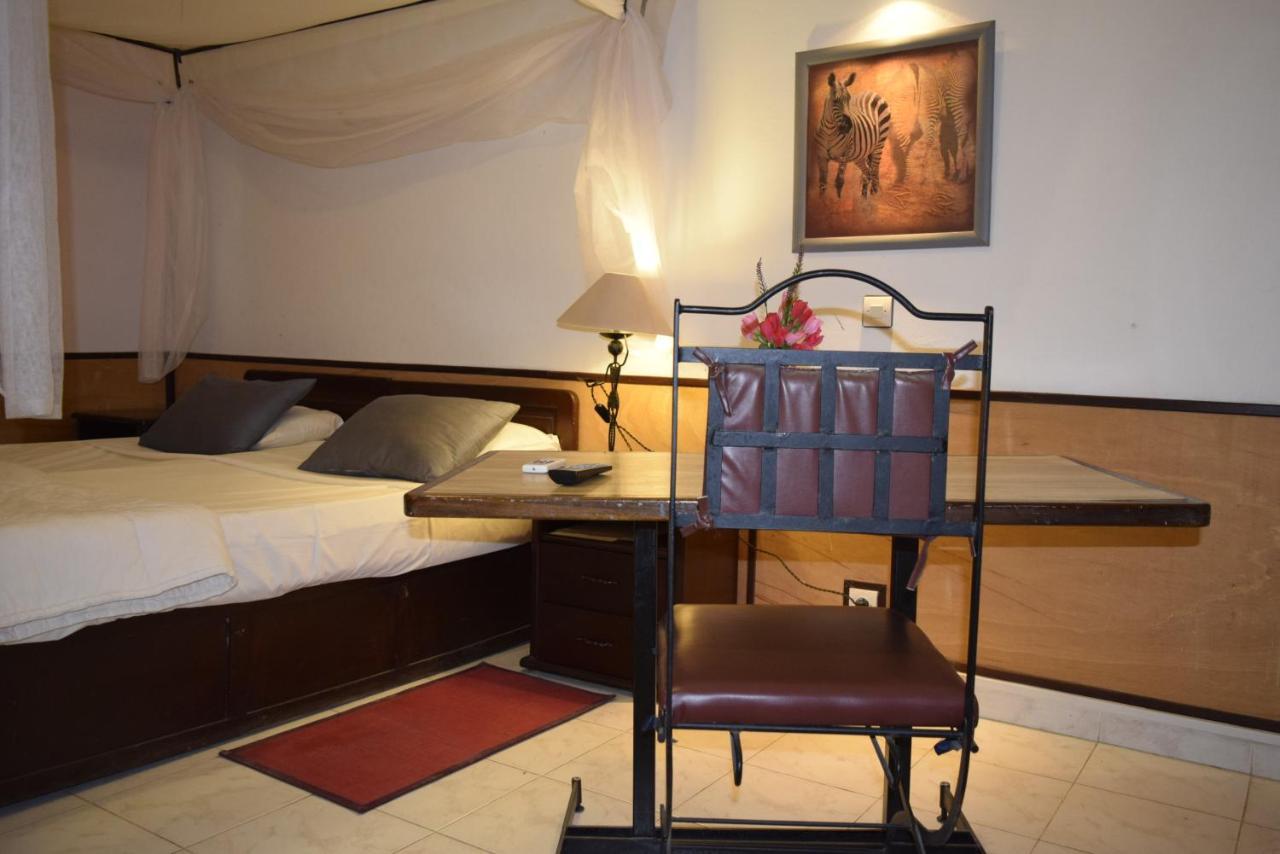 Hôtel Fana à Dakar Extérieur photo