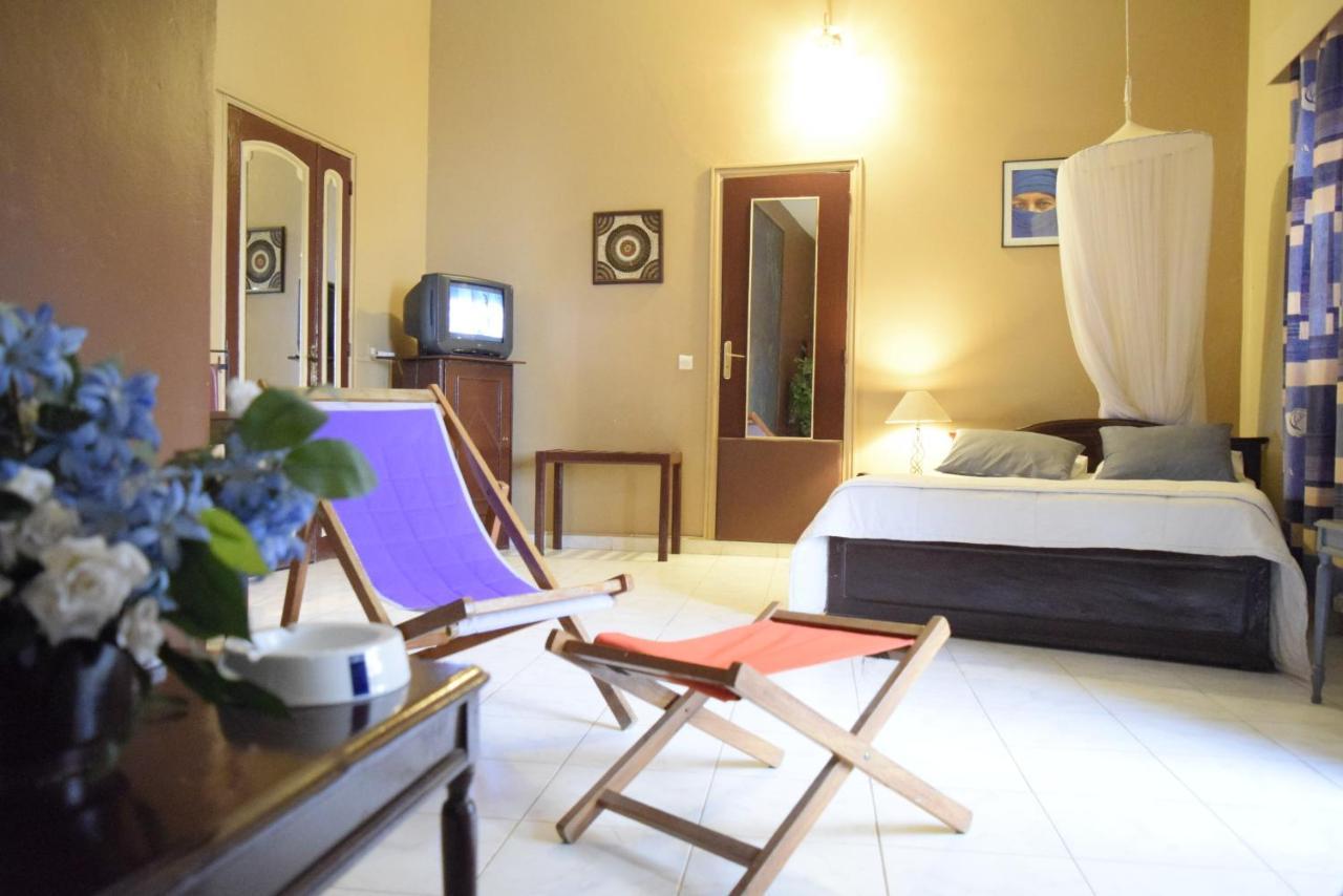 Hôtel Fana à Dakar Extérieur photo