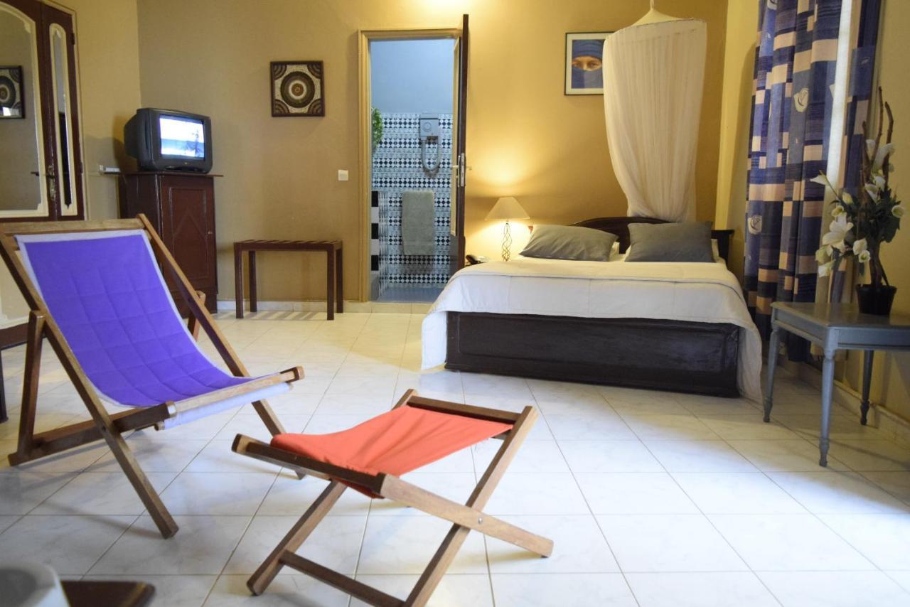 Hôtel Fana à Dakar Extérieur photo