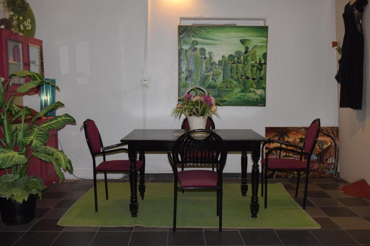 Hôtel Fana à Dakar Extérieur photo