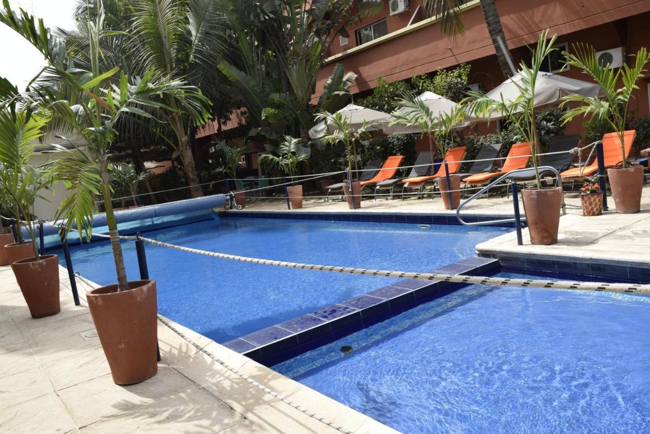 Hôtel Fana à Dakar Extérieur photo