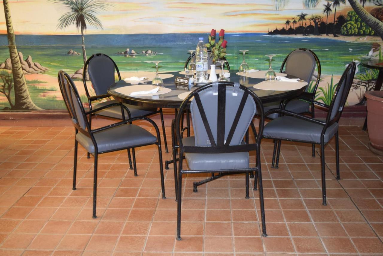Hôtel Fana à Dakar Extérieur photo