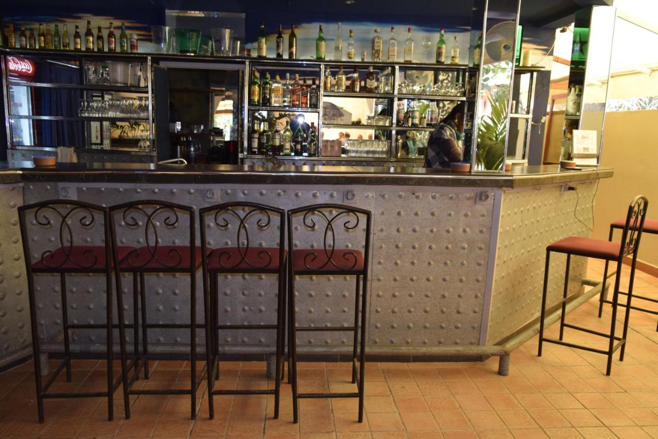 Hôtel Fana à Dakar Extérieur photo