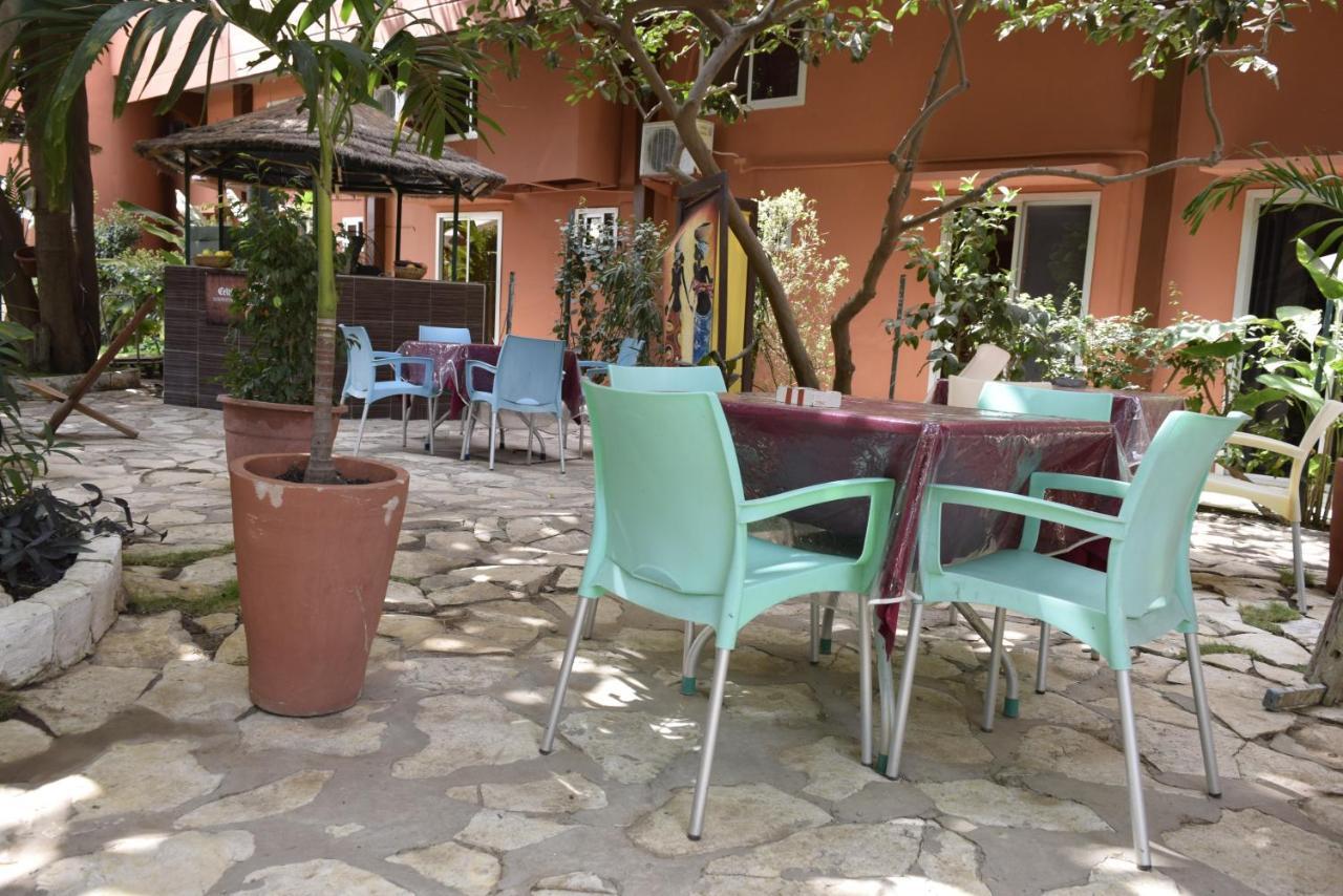 Hôtel Fana à Dakar Extérieur photo
