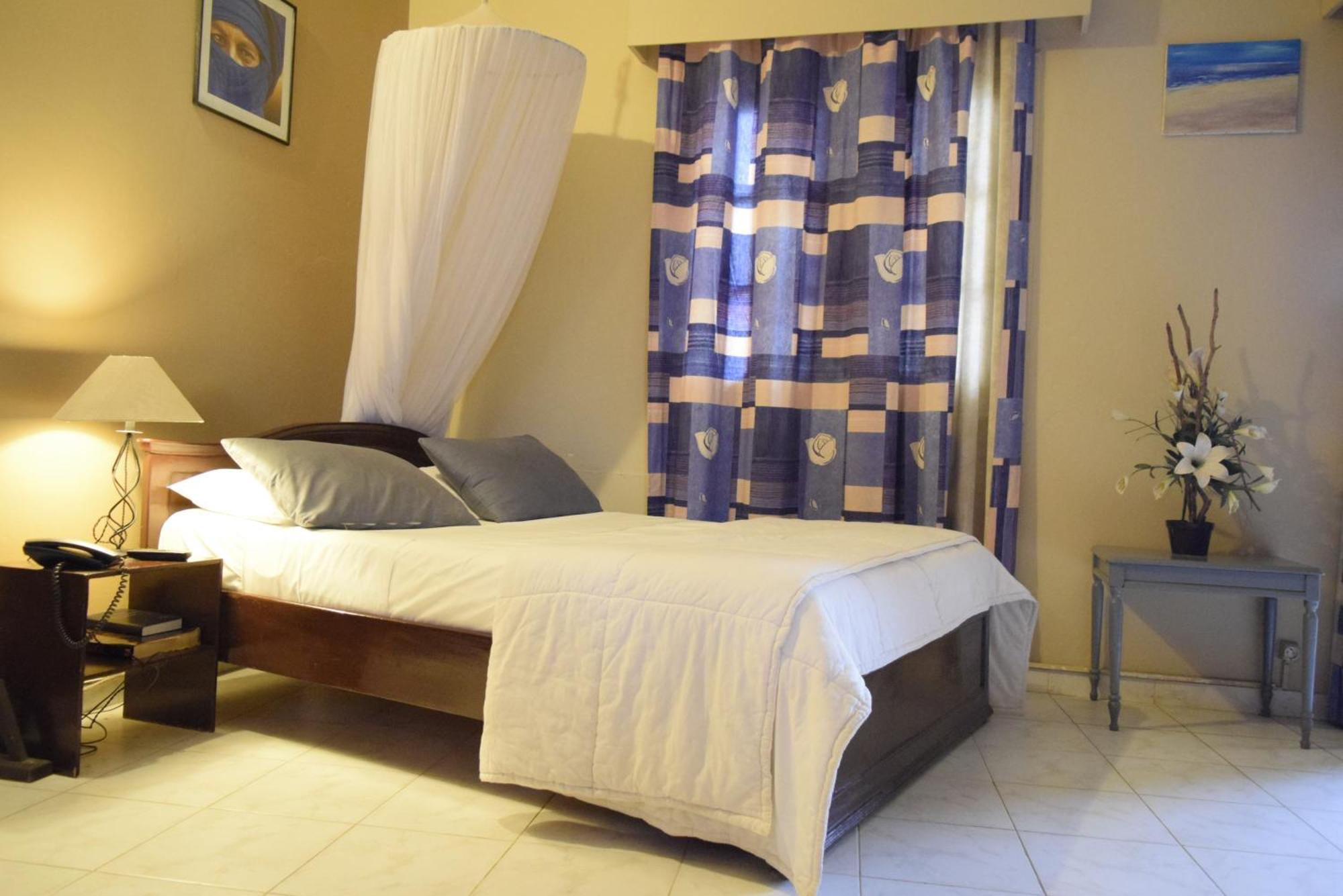 Hôtel Fana à Dakar Extérieur photo
